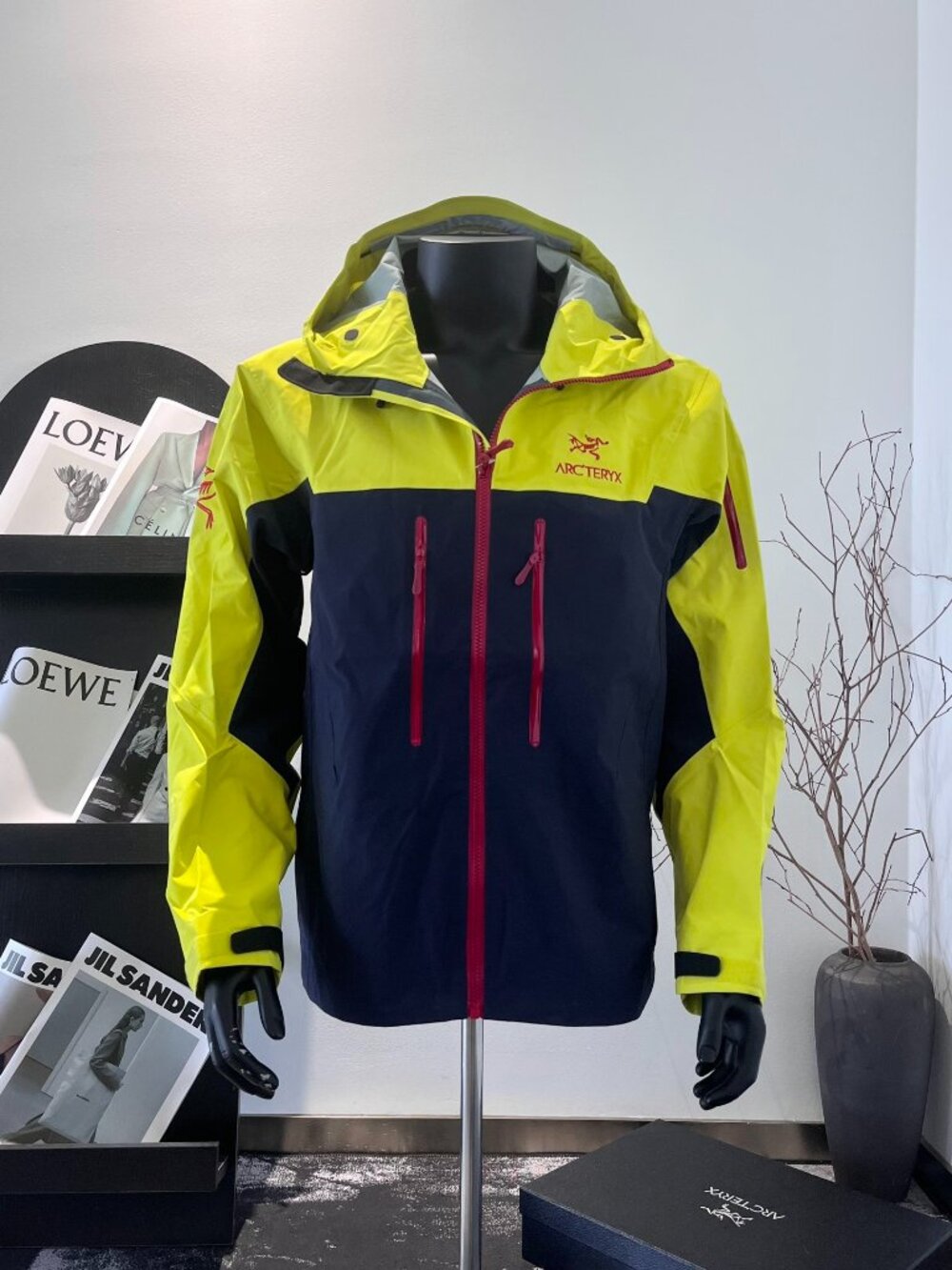 Arc'teryx GORE‑TEX Hard Shell Hooded Jacket Colorblock Yellow Navy Red XL